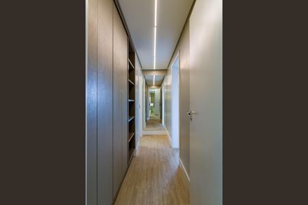 Apartamento à venda com 93m², 2 quartos e 2 vagasCorredor