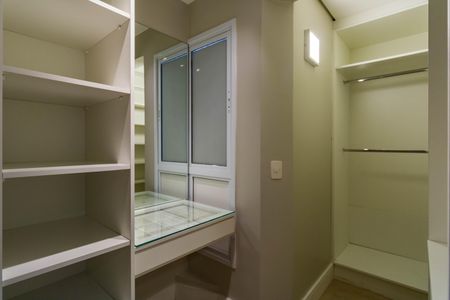 Apartamento à venda com 93m², 2 quartos e 2 vagasSuíte 2