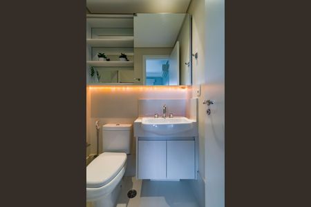 Apartamento à venda com 93m², 2 quartos e 2 vagasBanheiro da Suíte 1