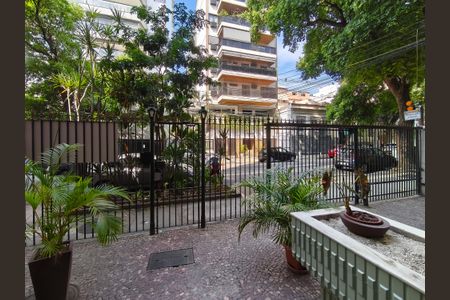 Apartamento à venda com 105m², 3 quartos e 2 vagasFachada e portaria