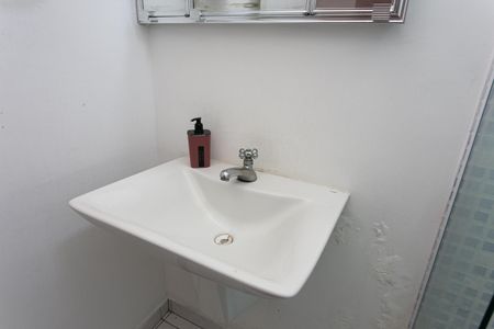 Casa à venda com 350m², 5 quartos e 5 vagasBanheiro Social