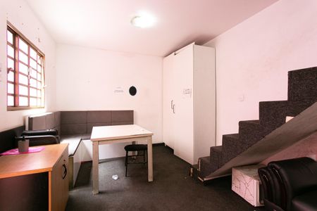 Casa à venda com 350m², 5 quartos e 5 vagasEdícula - Sala