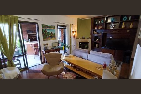 Apartamento à venda com 216m², 4 quartos e 3 vagas Apartamento à venda com 216m², 4 quartos e 3 vagasSala