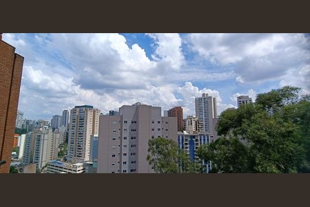 Apartamento à venda com 216m², 4 quartos e 3 vagas Apartamento à venda com 216m², 4 quartos e 3 vagasVista