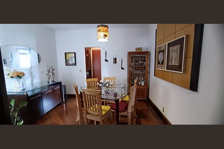 Apartamento à venda com 216m², 4 quartos e 3 vagas Apartamento à venda com 216m², 4 quartos e 3 vagasSala de Jantar