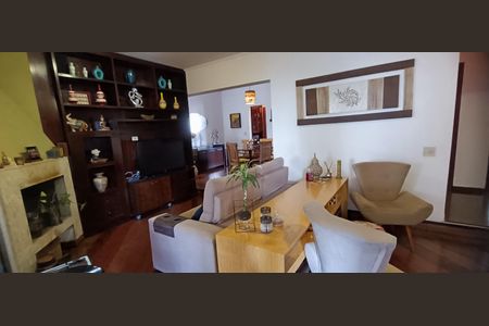 Apartamento à venda com 216m², 4 quartos e 3 vagas Apartamento à venda com 216m², 4 quartos e 3 vagasSala