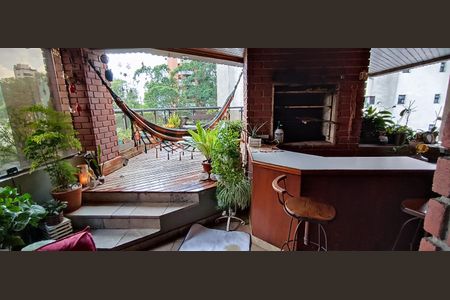 Apartamento à venda com 216m², 4 quartos e 3 vagas Apartamento à venda com 216m², 4 quartos e 3 vagasVaranda gourmet