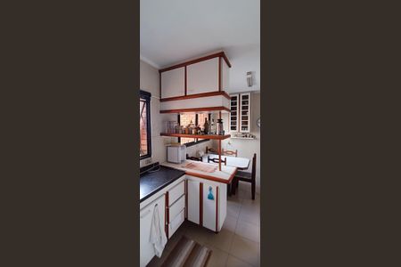 Apartamento à venda com 216m², 4 quartos e 3 vagas Apartamento à venda com 216m², 4 quartos e 3 vagasCozinha