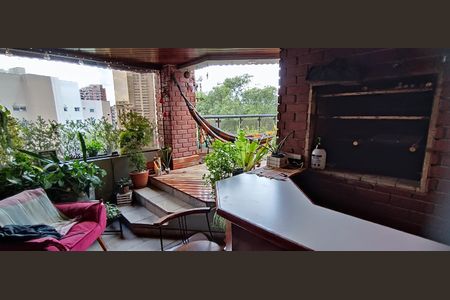 Apartamento à venda com 216m², 4 quartos e 3 vagas Apartamento à venda com 216m², 4 quartos e 3 vagasVaranda gourmet