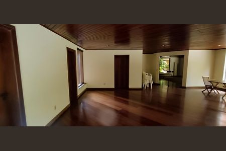 Apartamento à venda com 216m², 4 quartos e 3 vagas Apartamento à venda com 216m², 4 quartos e 3 vagasÁrea comum - Salão de festas
