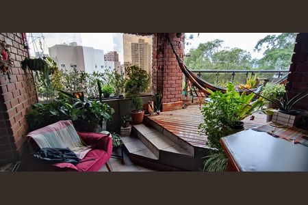 Apartamento à venda com 216m², 4 quartos e 3 vagas Apartamento à venda com 216m², 4 quartos e 3 vagasVaranda gourmet