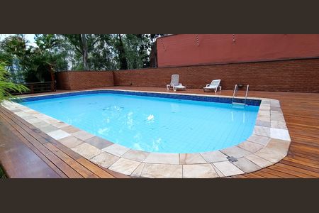 Apartamento à venda com 216m², 4 quartos e 3 vagas Apartamento à venda com 216m², 4 quartos e 3 vagasÁrea comum - Piscina