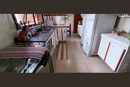 Apartamento à venda com 216m², 4 quartos e 3 vagas Apartamento à venda com 216m², 4 quartos e 3 vagasCozinha