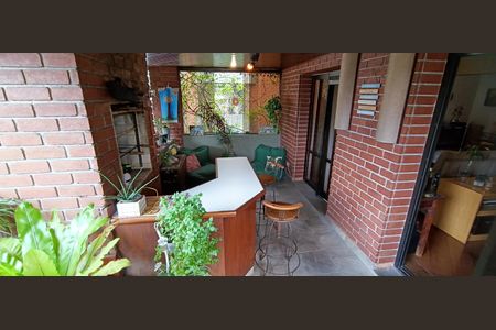 Apartamento à venda com 216m², 4 quartos e 3 vagas Apartamento à venda com 216m², 4 quartos e 3 vagasVaranda gourmet