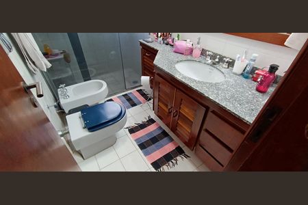 Apartamento à venda com 216m², 4 quartos e 3 vagas Apartamento à venda com 216m², 4 quartos e 3 vagasBanheiro