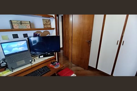 Apartamento à venda com 216m², 4 quartos e 3 vagas Apartamento à venda com 216m², 4 quartos e 3 vagasQuarto 1