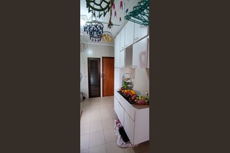 Apartamento à venda com 216m², 4 quartos e 3 vagas Apartamento à venda com 216m², 4 quartos e 3 vagasÁrea de Serviço