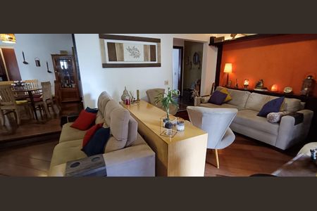 Apartamento à venda com 216m², 4 quartos e 3 vagas Apartamento à venda com 216m², 4 quartos e 3 vagasSala