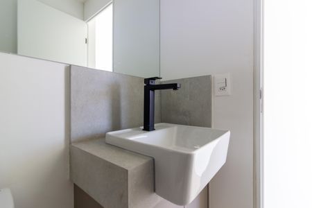 Apartamento à venda com 93m², 2 quartos e 2 vagasBanheiro da Suíte 1