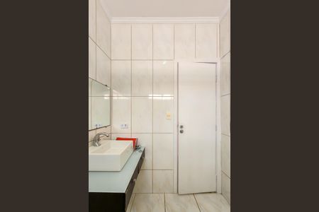 Casa à venda com 170m², 3 quartos e 4 vagasBanheiro 2
