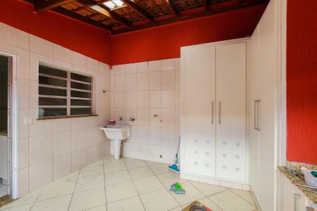 Casa à venda com 170m², 3 quartos e 4 vagasÁrea de Serviço