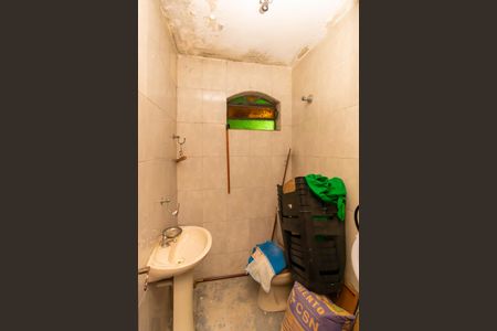 Casa à venda com 250m², 3 quartos e 5 vagasGaragem - Banheiro 2