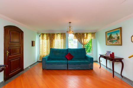 Casa à venda com 250m², 3 quartos e 5 vagasSala