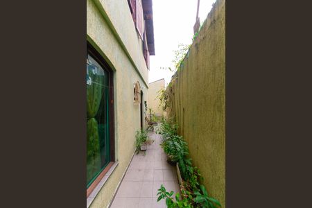 Casa à venda com 250m², 3 quartos e 5 vagasCorredor Externo