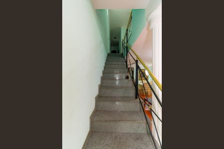 Casa à venda com 250m², 3 quartos e 5 vagasEscada