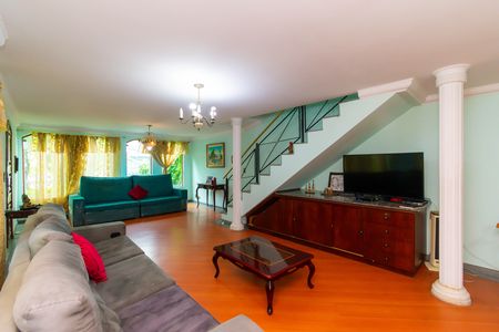 Casa à venda com 250m², 3 quartos e 5 vagasSala