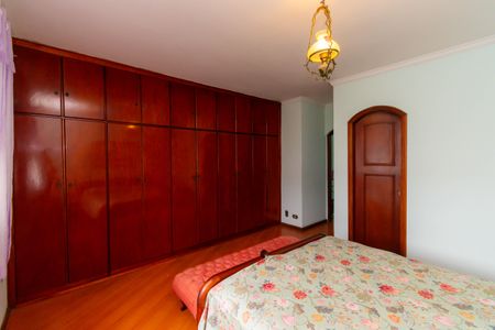 Casa à venda com 250m², 3 quartos e 5 vagasSuíte