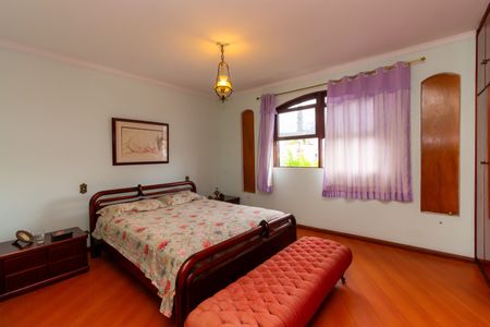 Casa à venda com 250m², 3 quartos e 5 vagasSuíte