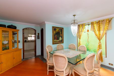 Casa à venda com 250m², 3 quartos e 5 vagasSala