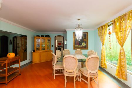 Casa à venda com 250m², 3 quartos e 5 vagasSala