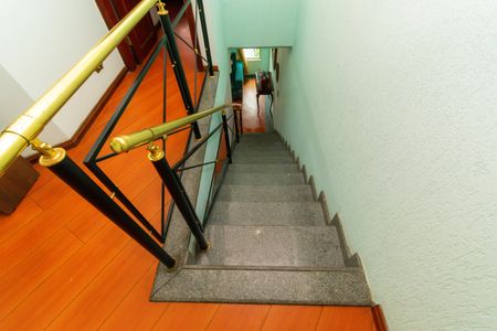 Casa à venda com 250m², 3 quartos e 5 vagasEscada