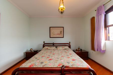 Casa à venda com 250m², 3 quartos e 5 vagasSuíte