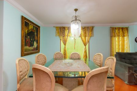 Casa à venda com 250m², 3 quartos e 5 vagasSala