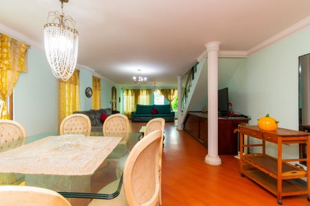 Casa à venda com 250m², 3 quartos e 5 vagasSala