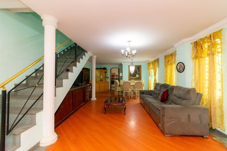 Casa à venda com 250m², 3 quartos e 5 vagasSala