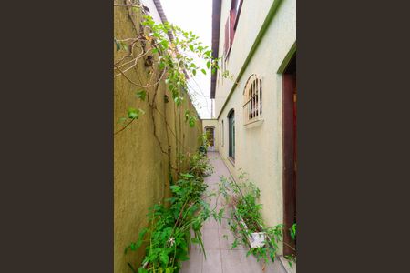 Casa à venda com 250m², 3 quartos e 5 vagasCorredor Externo