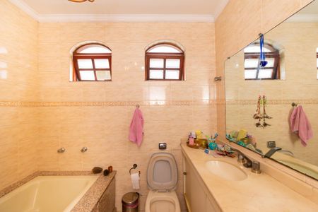 Casa à venda com 250m², 3 quartos e 5 vagasBanheiro da Suíte