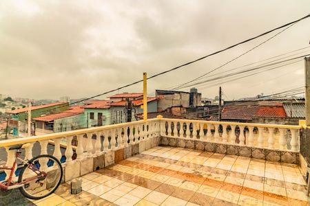 Casa à venda com 95m², 4 quartos e 4 vagas Casa à venda com 95m², 4 quartos e 4 vagasVaranda do quarto 2