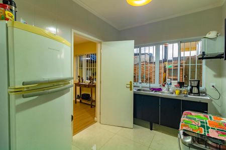 Casa à venda com 95m², 4 quartos e 4 vagas Casa à venda com 95m², 4 quartos e 4 vagasCozinha