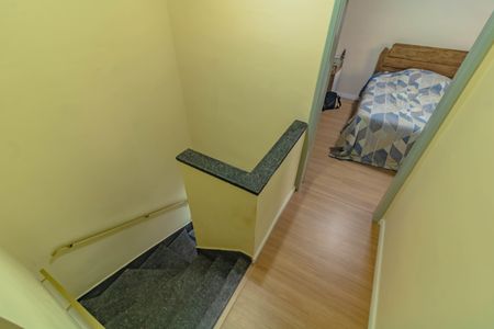 Casa à venda com 95m², 4 quartos e 4 vagas Casa à venda com 95m², 4 quartos e 4 vagasCorredor