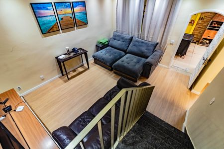 Casa à venda com 95m², 4 quartos e 4 vagas Casa à venda com 95m², 4 quartos e 4 vagasSala