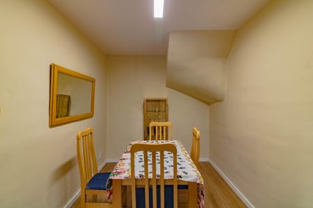 Casa à venda com 95m², 4 quartos e 4 vagas Casa à venda com 95m², 4 quartos e 4 vagasSala de Jantar