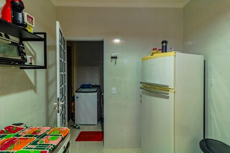 Casa à venda com 95m², 4 quartos e 4 vagas Casa à venda com 95m², 4 quartos e 4 vagasCozinha
