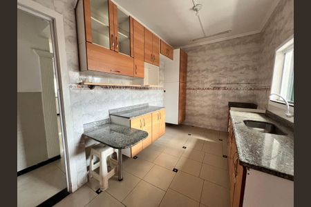 Casa de condomínio para alugar com 254m², 4 quartos e 3 vagas Casa de condomínio para alugar com 254m², 4 quartos e 3 vagasCozinha