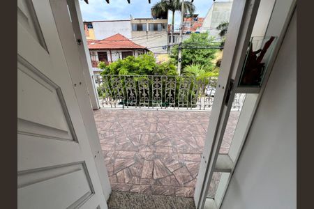 Casa de condomínio para alugar com 254m², 4 quartos e 3 vagas Casa de condomínio para alugar com 254m², 4 quartos e 3 vagasVaranda