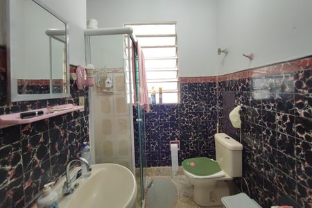 Casa à venda com 280m², 3 quartos e 2 vagasBanheiro